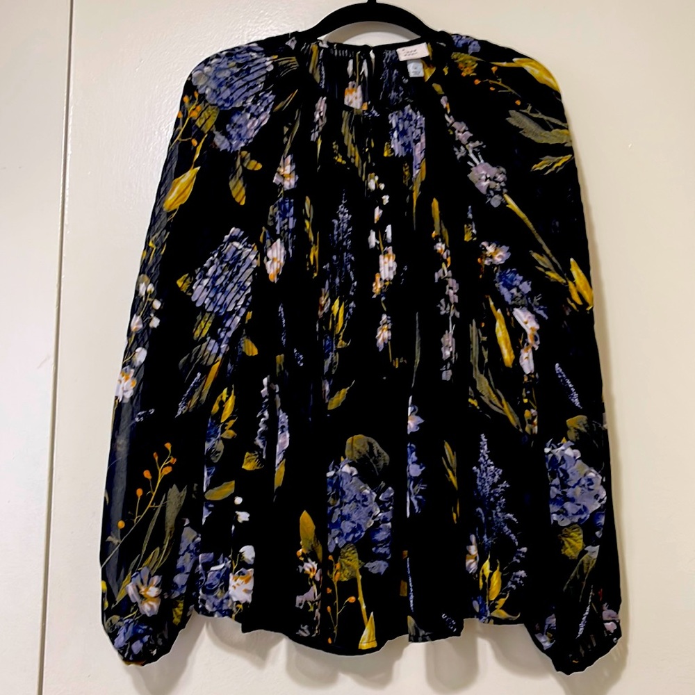 1st Blouse 100% Polyester 2nd Blouse 100% Polyester 3rd Blouse 100% Polyester 👌